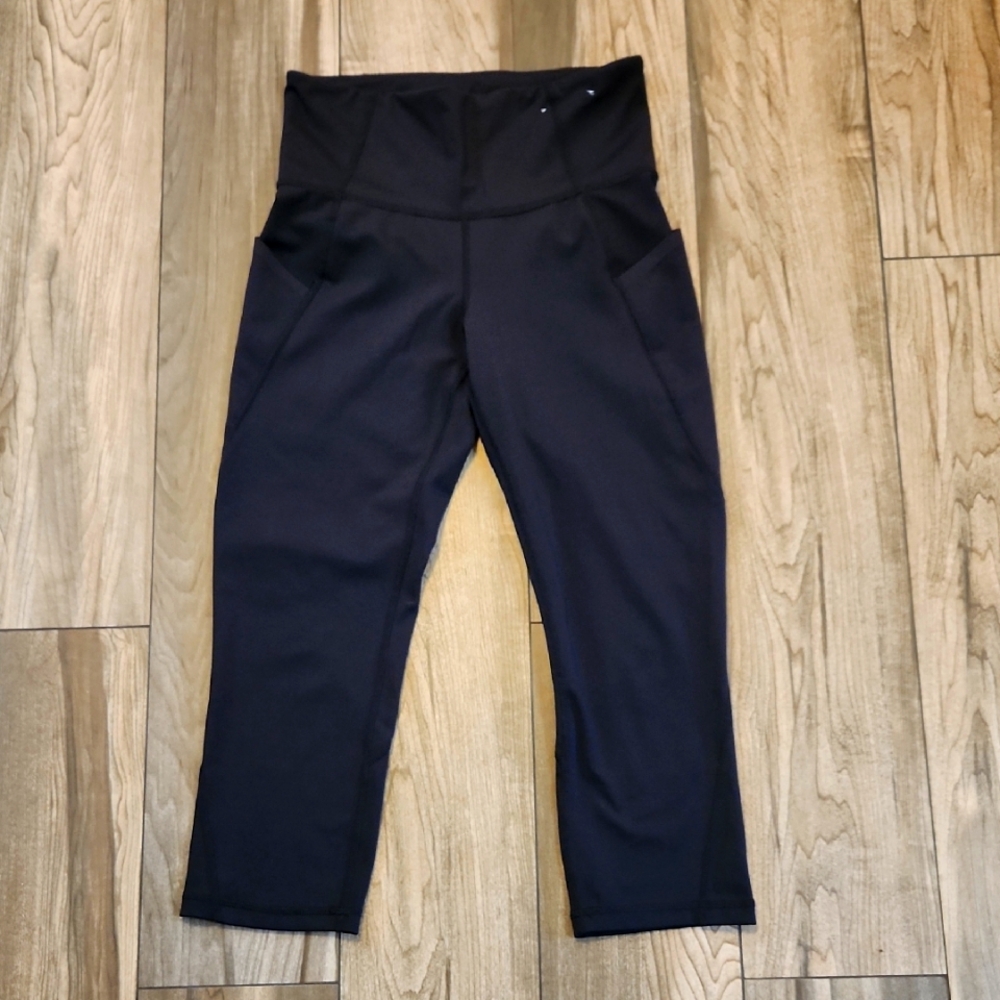 ‼️3 for $13‼️NWOT Xersion Black Capri Legging